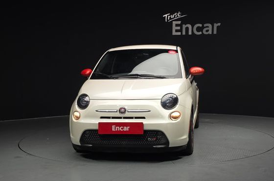 Fiat 500 EV — пробег 31 729 км — фото 3 из 5