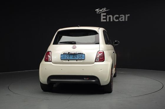Fiat 500 EV — пробег 31 729 км — фото 4 из 5