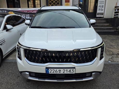 Kia Carnival HEV 9 seater Prestige — пробег 1 800 км — фото 1 из 5