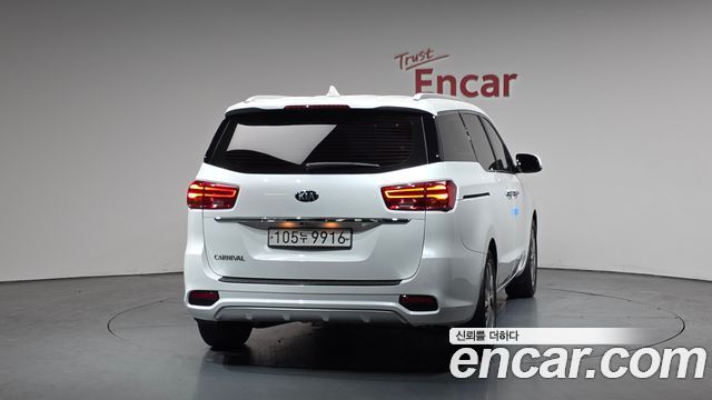 Kia Carnival из Кореи Encar