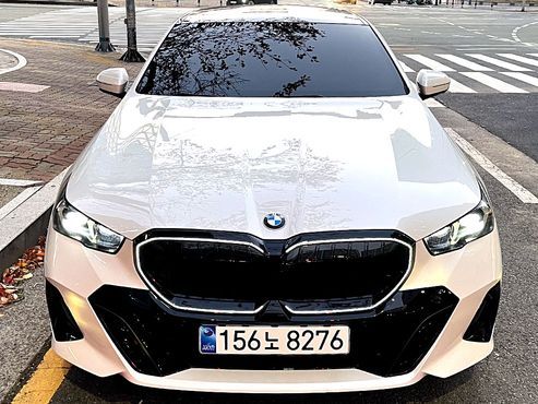 BMW 5-Series 530i xDrive M Sport Pro Special Edition — пробег 1 600 км — фото 1 из 5