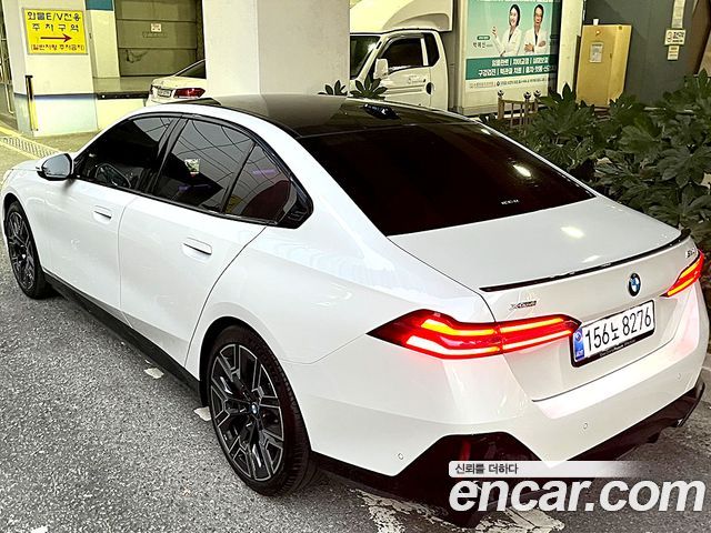 BMW 5-Series 530i xDrive M Sport Pro Special Edition — пробег 1 600 км — фото 4 из 5