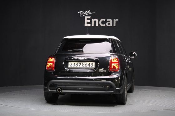 Mini Cooper 5Door Classic Third Generation — пробег 31 825 км — фото 4 из 5