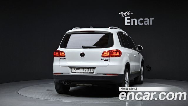 Volkswagen Tiguan 2.0 TDI  Premium 5N — пробег 132 283 км — фото 4 из 5