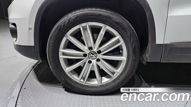 Volkswagen Tiguan 2.0 TDI  Premium 5N — пробег 132 283 км — фото 5 из 5