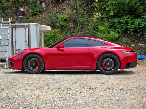 Porsche 911 Carrera GTS — пробег 2 000 км — фото 2 из 5