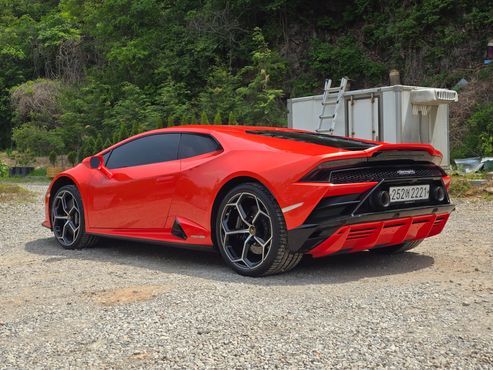 Lamborghini Huracan LP640-4 EVO — пробег 4 000 км — фото 3 из 5