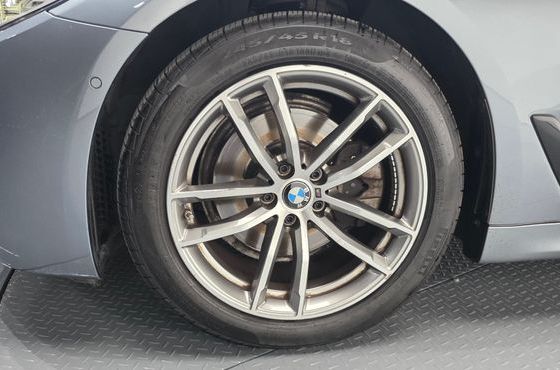 BMW 5-Series 520d M Sport Package Plus — пробег 67 757 км — фото 5 из 5