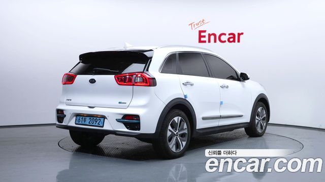Kia Niro Noblesse — пробег 140 092 км — фото 2 из 5