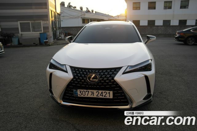 Lexus UX 2.0 2WD — пробег 26 930 км — фото 3 из 5