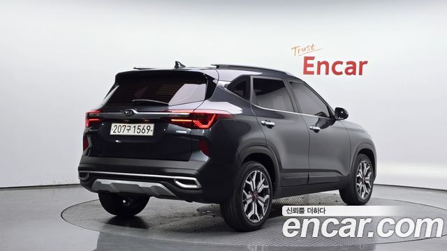 Kia Seltos из Кореи Encar