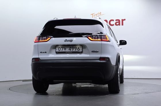 Jeep Cherokee 2.4 Longitude High AWD — пробег 16 766 км — фото 4 из 5