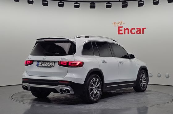Mercedes-Benz GLB-Class AMG GLB35 4MATIC — пробег 68 930 км — фото 2 из 5