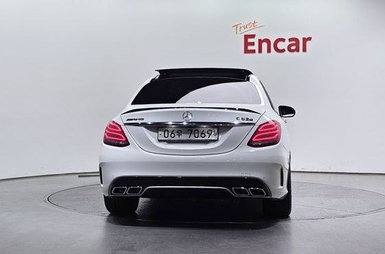 Mercedes-Benz C-Class C63 S AMG — пробег 15 300 км — фото 4 из 5