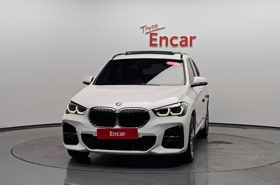 BMW X1 xDrive 20i M Sport — пробег 26 777 км — фото 3 из 5