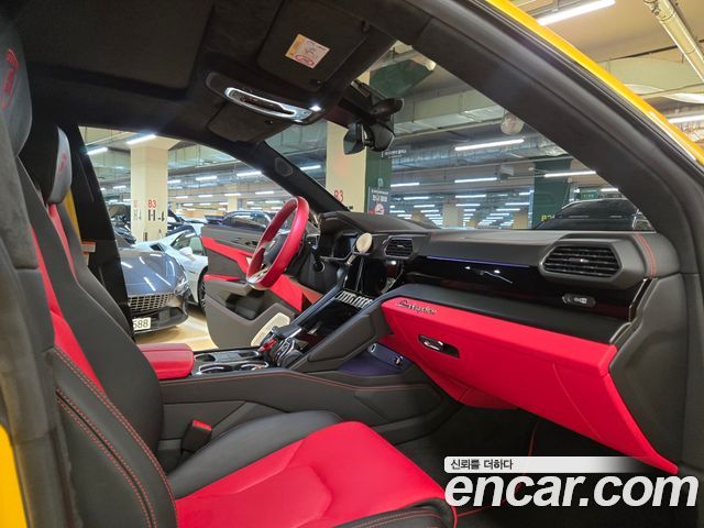 Lamborghini Urus из Кореи Encar