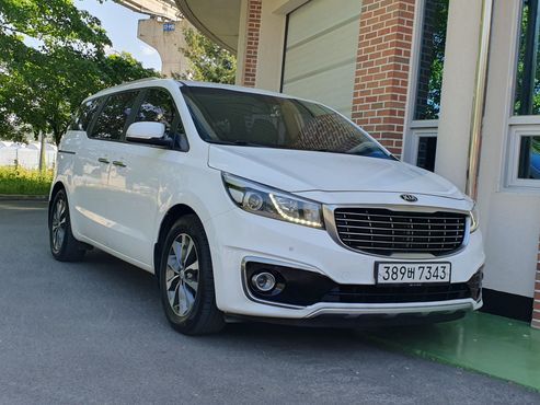 Kia Carnival 9-seater Luxury — пробег 153 744 км — фото 3 из 5