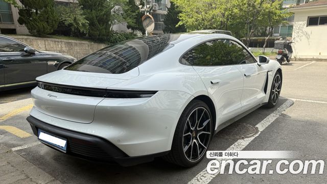 Porsche Taycan Base — пробег 28 000 км — фото 2 из 5