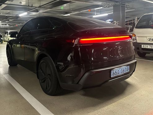 Tesla Model Y Premium RWD — пробег 789 км — фото 5 из 5