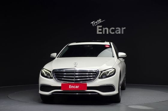 Mercedes-Benz E-Class E220d 4MATIC Exclusive — пробег 80 443 км — фото 3 из 5