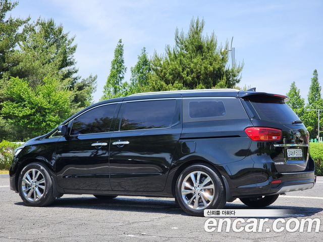 Kia Carnival 9-Seater Noblesse Special — пробег 184 000 км — фото 5 из 5