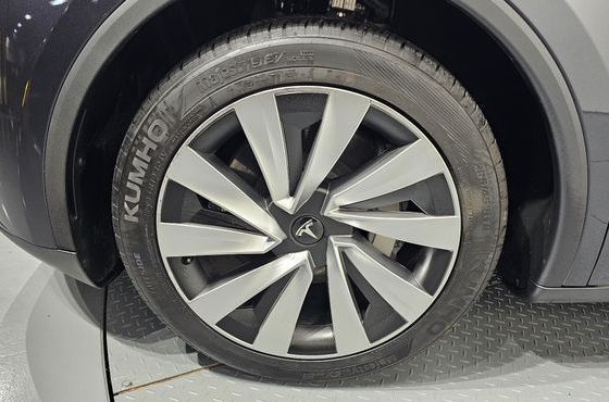 Tesla Model Y Long Range AWD — пробег 29 698 км — фото 5 из 5