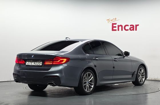 BMW 5-Series 520d M Sport package — пробег 75 563 км — фото 2 из 5