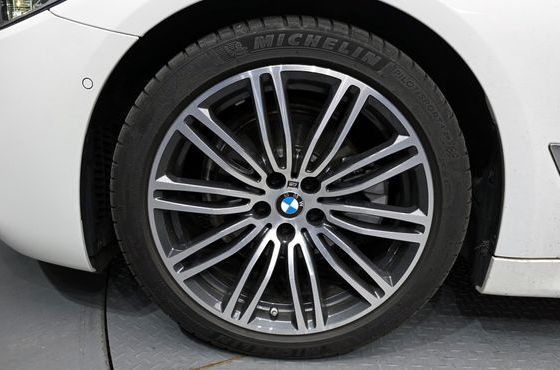 BMW 5-Series 520d xDrive M Sport Package Plus — пробег 41 612 км — фото 5 из 5