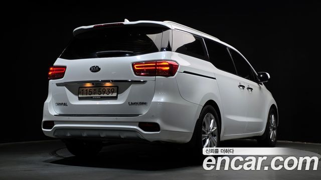 Kia Carnival Gasoline 7-Seater Limousine President — пробег 99 453 км — фото 2 из 5