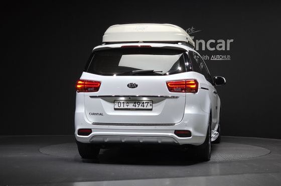 Kia Carnival 9-Seater Noblesse Special — пробег 95 905 км — фото 4 из 5