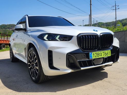 BMW X5 xDrive 50e M Sport — пробег 1 008 км — фото 1 из 5