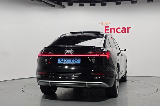 Audi e-tron 55 Quattro Sportback — пробег 44 283 км — фото 4 из 5