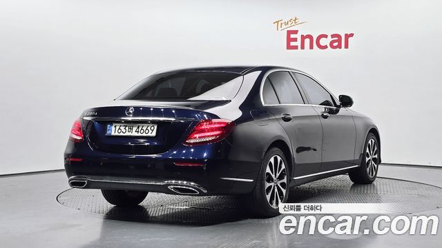 Mercedes-Benz E-Class из Кореи Encar