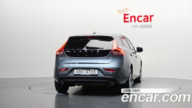 Volvo V40 из Кореи Encar
