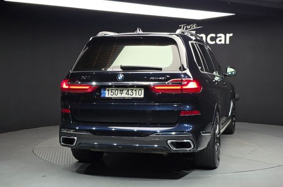 BMW X7 xDrive 40i M Sport 6STR — пробег 84 306 км — фото 4 из 5