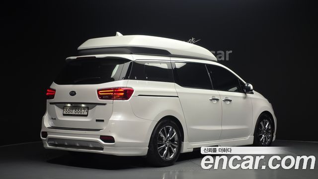Kia Carnival 9-Seater Hi-Limousine Prestige Hiroof — пробег 67 925 км — фото 2 из 5