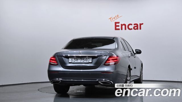 Mercedes-Benz E-Class из Кореи Encar