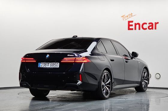 BMW 5-Series 530i xDrive M Sport — пробег 30 259 км — фото 2 из 5