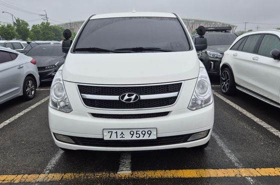 Hyundai Starex 4WD 12-Seater Wagon CVX Luxury — пробег 159 206 км — фото 2 из 5