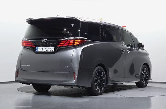 Toyota Alphard 2.5 HEV Executive AWD — пробег 8 072 км — фото 2 из 5