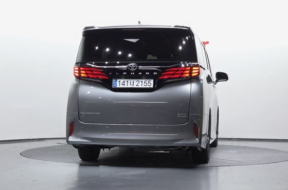 Toyota Alphard 2.5 HEV Executive AWD — пробег 8 072 км — фото 4 из 5