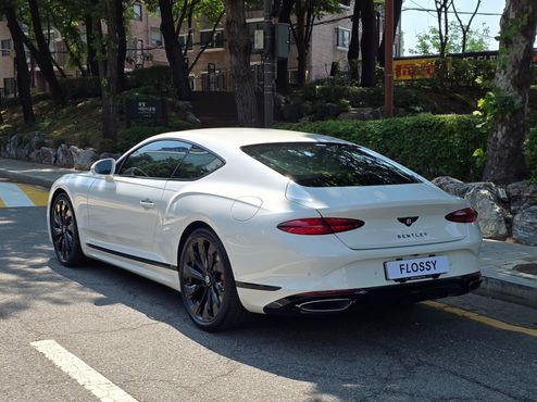 Bentley Continental 4.0 GT Core — пробег 895 км — фото 2 из 5