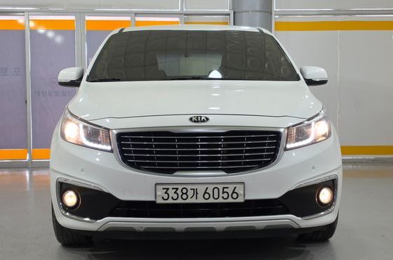 Kia Carnival 9-seater Luxury — пробег 252 532 км — фото 2 из 5