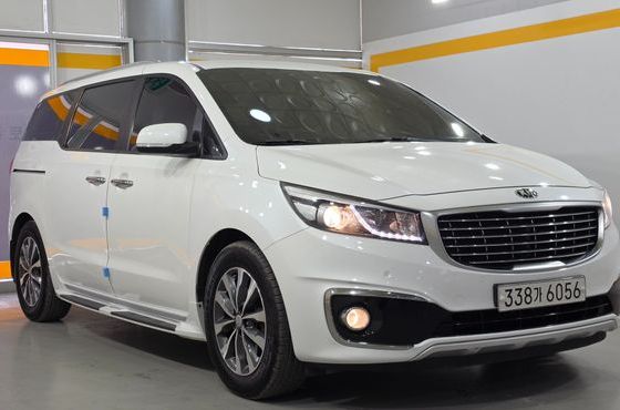 Kia Carnival 9-seater Luxury — пробег 252 532 км — фото 3 из 5