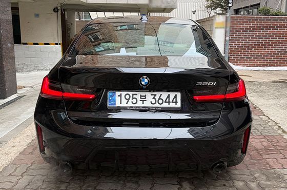 BMW 3-Series 320i M Sport — пробег 23 821 км — фото 4 из 5