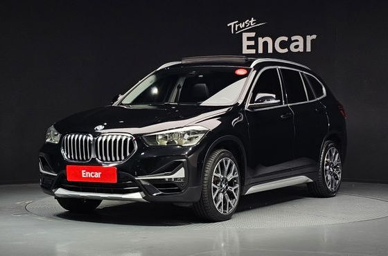 BMW X1 xDrive 20i xLine — пробег 83 821 км — фото 1 из 5