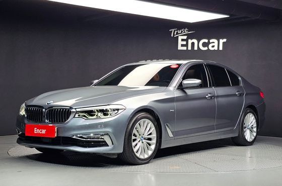 BMW 5-Series 520d Luxury Special Edition — пробег 138 664 км — фото 1 из 5
