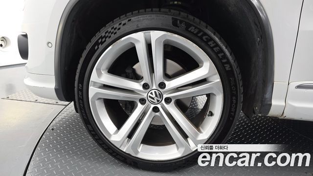 Volkswagen Tiguan из Кореи Encar