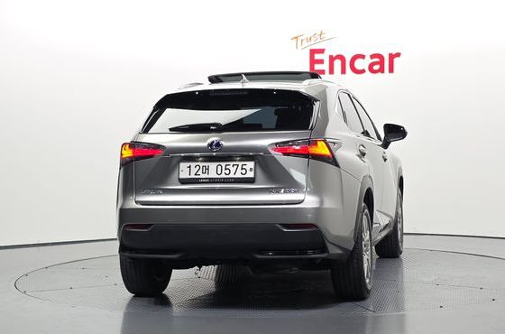 Lexus NX Supreme — пробег 93 328 км — фото 4 из 5