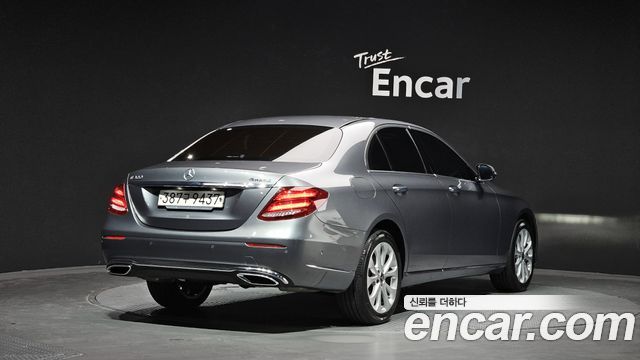 Mercedes-Benz E-Class из Кореи Encar